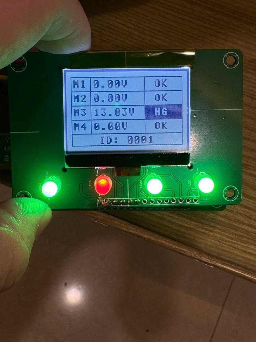 Main board with the display showing three safe channels and one alarm